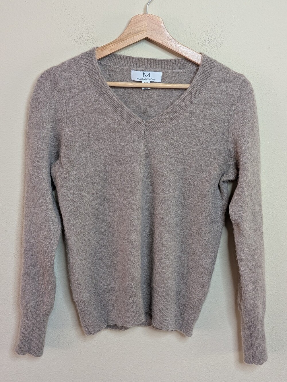 Magaschoni 100% Cashmere V-Neck Sweater Taupe Size M